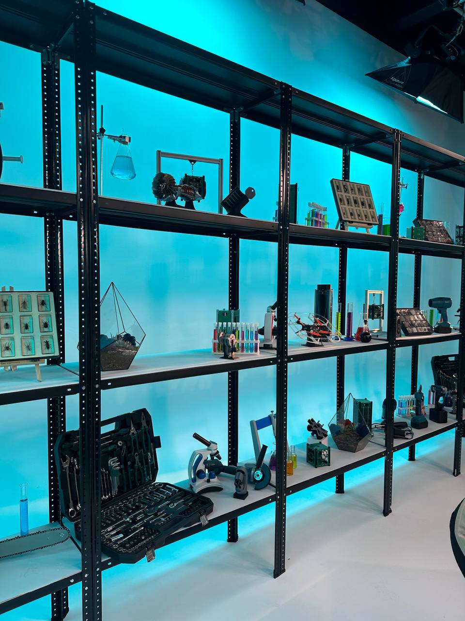 Черные металлические стеллажи СТЧ